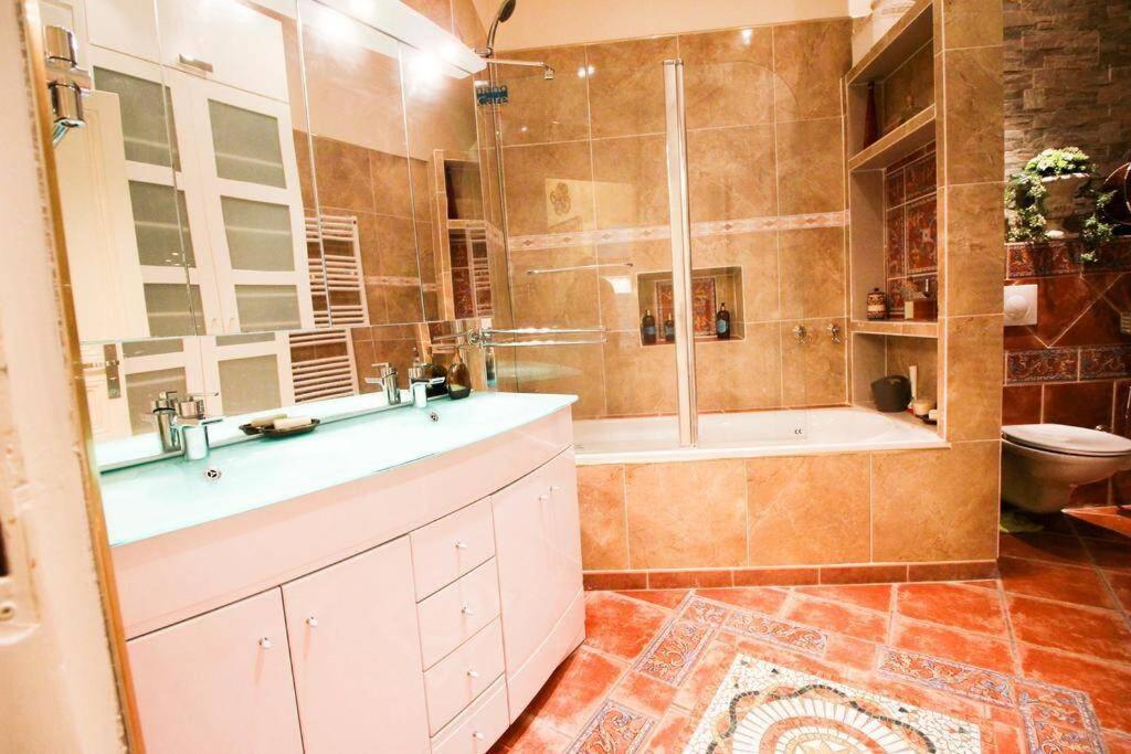 Grand appartement pour 4 personnes/ Cours Lieutaud Marseille Extérieur photo